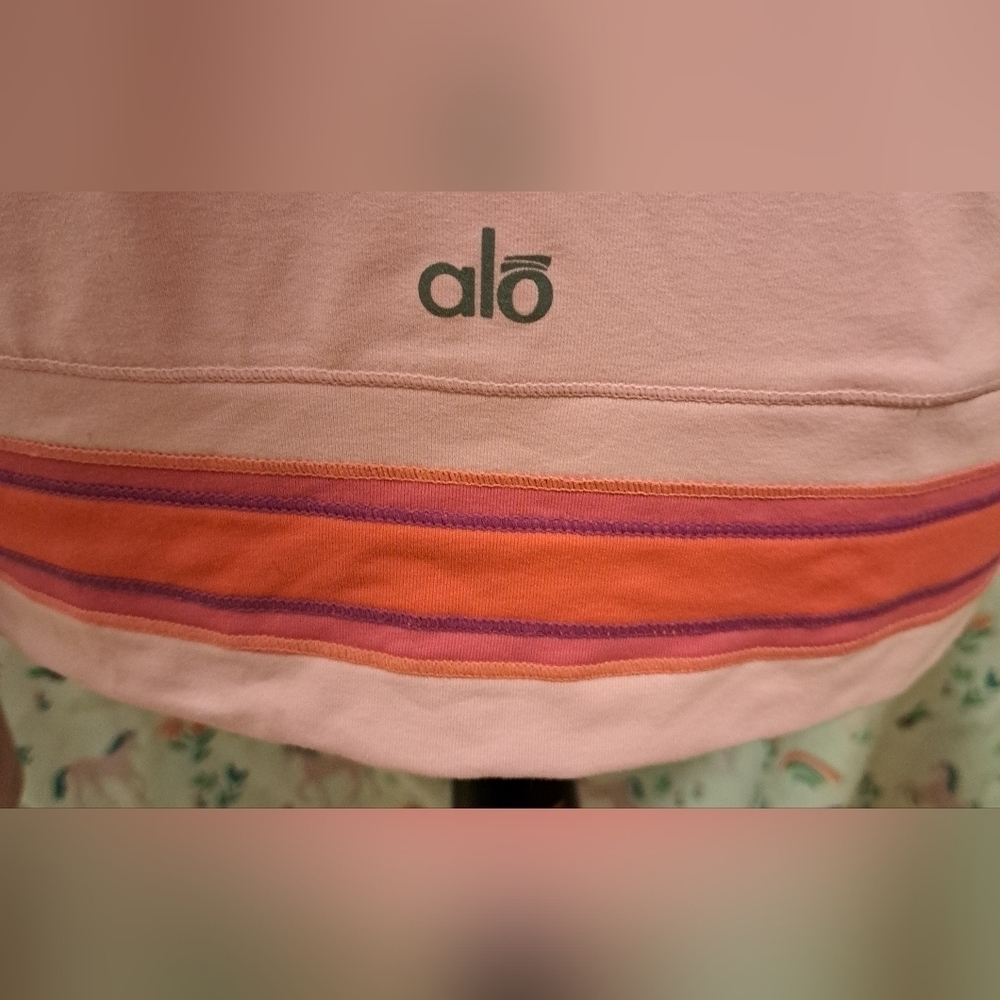 EUC Y2K Alo Yoga Baby Pink Casual Comfy Exercise Gym Hoodie Top SZ M - Picture 4 of 8